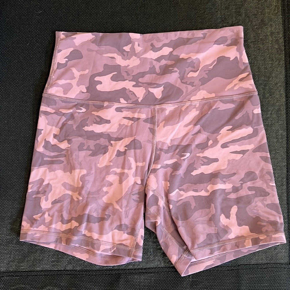 Lululemon bike shorts pink camo size 8
